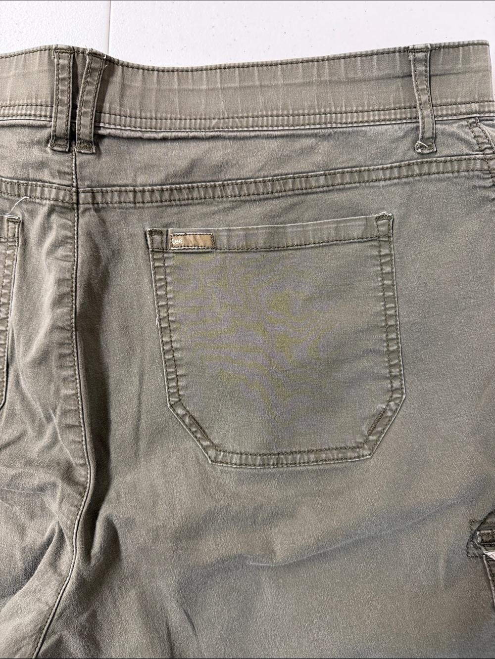 Lee Women's Olive Green Cargo Shorts - Picture 3 of 5